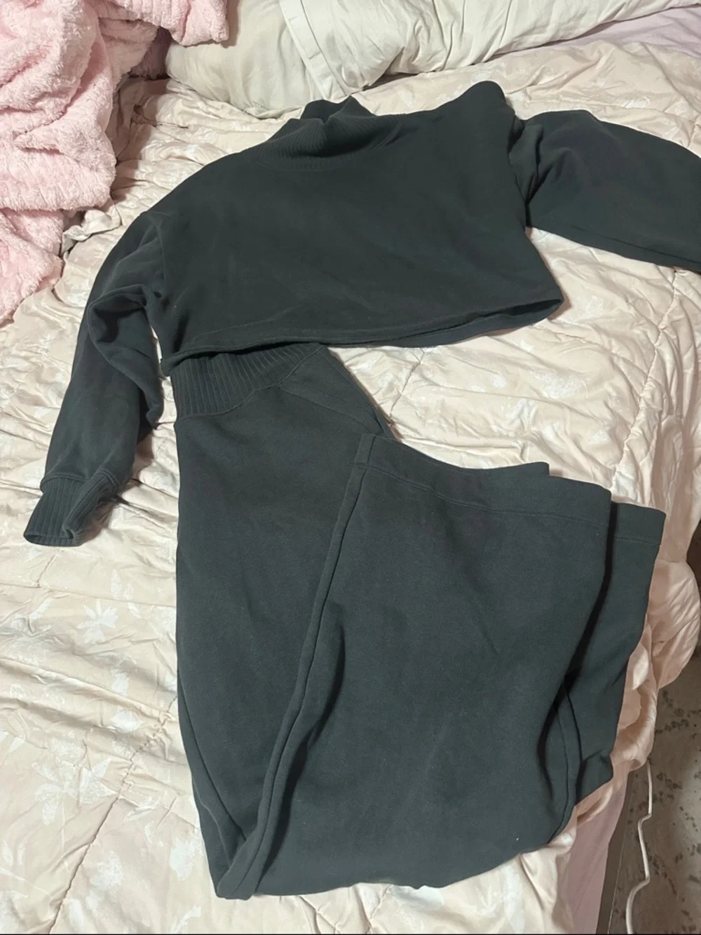 Alo set fleece